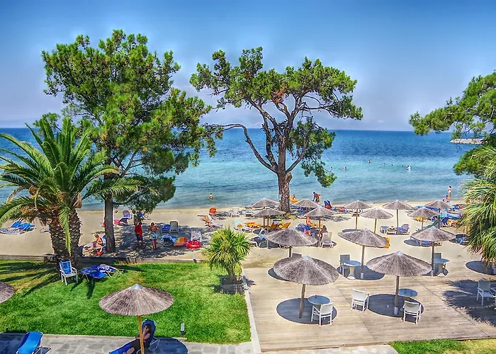 Rachoni Bay Скала-Рахониу