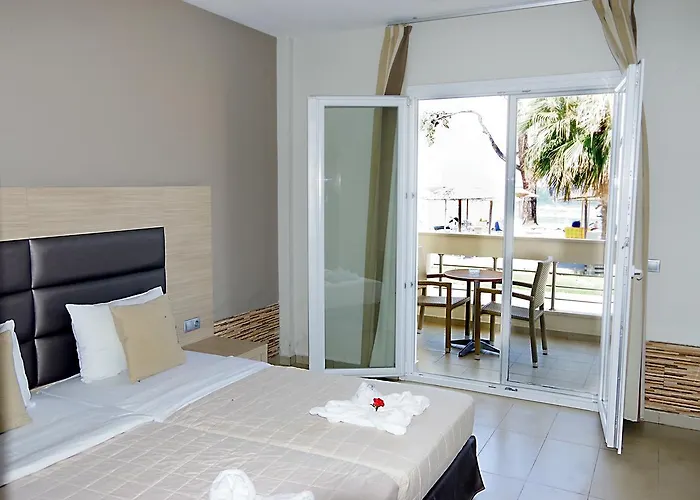 Rachoni Bay Отель 3*